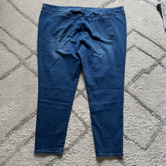 Universal Standard jeans Seine High Rise Skinny Jeans
True Blue plus size 32 New - Picture 10 of 10